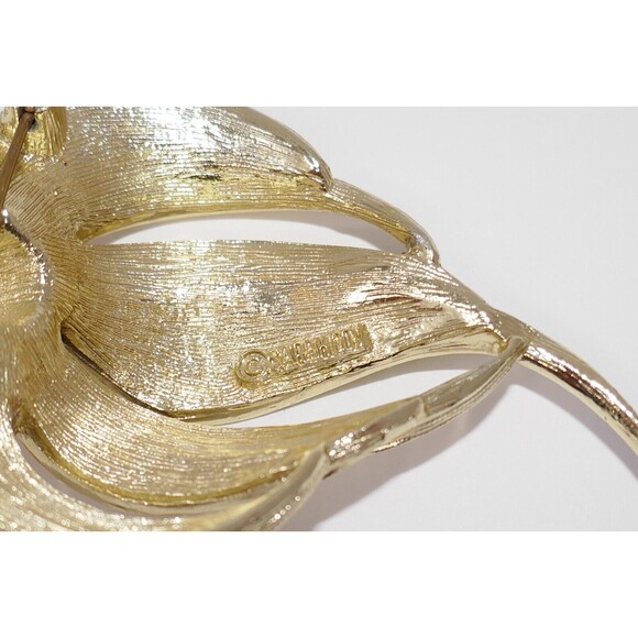 Sarah Coventry Goldtone Fantasy Flower Floral Faux Pearl Brooch Pin - Picture 4 of 5